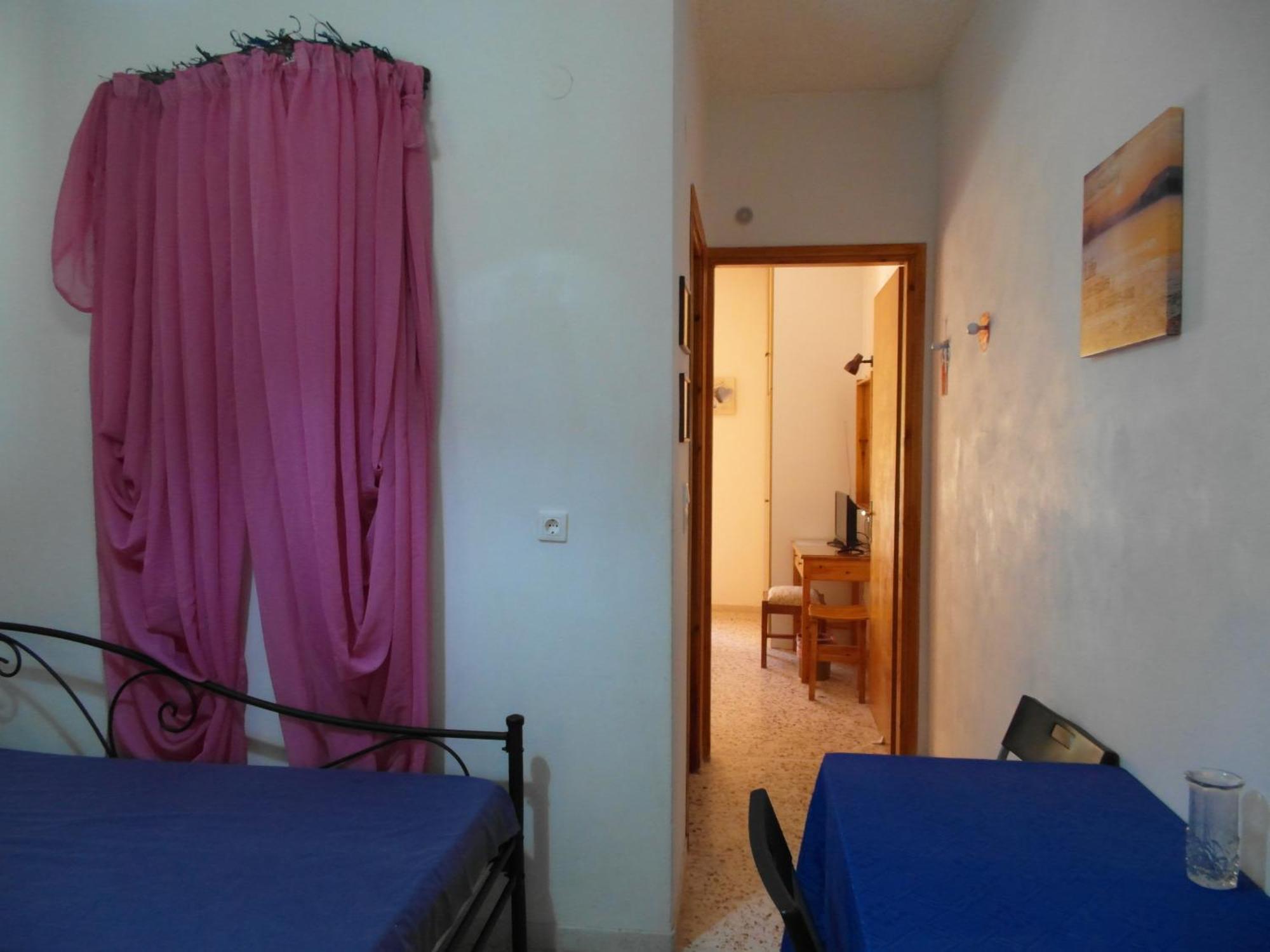Eri Aparthotel Agia Marina (Aegina)